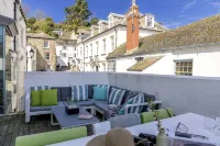The Glass House, Fowey Luxury, parking & mooring - 4 tähden
