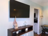 Pearl of the Sea, 1 Bdrm Condo, 2nd Floor, Heated Pool, 2 Min Walk to the Beach - واي فاي