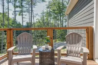 Spacious Mountain Retreat! Hot Tub, Game Room, Near Asheville - Wifi