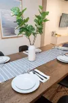 Close to Beach - Backyard Oasis - Fire Pit - Sunroom -Family-Friendly - balcón