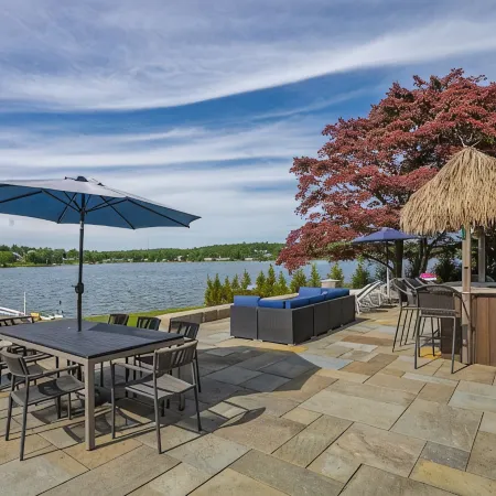 Candlewood Lakefront 3bd/ 2 bath house w/ 180 degree views!