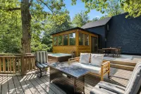 Walk to water! Private Lake Front A-Frame Cabin on Table Rock - Chalets