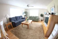 Pet friendly Leeward Cottage: Only a Few Steps to the Beach - 2-Star