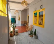 Decasa Female House - navetta aeroportuale