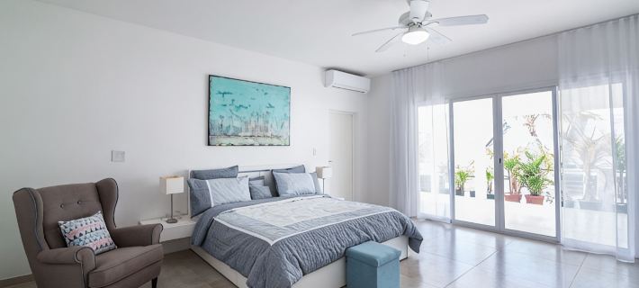 Stunning Penthouse on Mullet Bay beach Hotéis em Lowlands