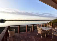 WATERFRONT Home  - Dolphins, Sunsets, Fishing, Kayaks, Canoe, Wildlife - Wifi