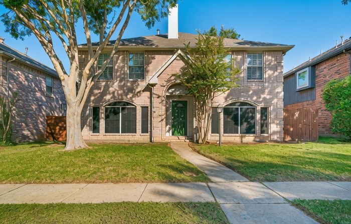 Spacious Living, BBQ, Minutes to DFW Airport, Sleep 16