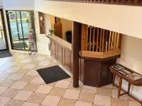 Sunshine Lodge Inn - parking