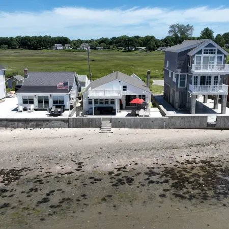 Waterfront oasis 4 bdr house in Old Saybrook direct waterfront amazing sunsets