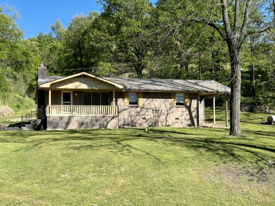 Minutes from the Illinois River, Welcome to Native Springs!