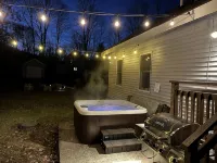 Modern Mountain Getaway with Fire Pit - Homestays