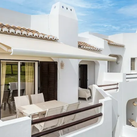 Clube Albufeira - 2BR Pool, Kids Club Family Fun