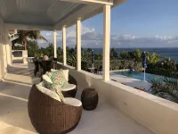 Beachfront Home and Pool, 4Br/4 Bathrooms - Homestays