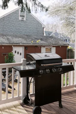 Fire Pit, Game Room, 15 Min to Hershey with King Bed, Entire House - Boutique