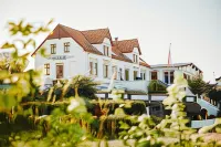 The Falcon Hotel - Beach