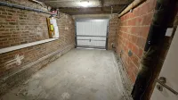 Central Quiet Apt w/ Garage & Equipped Kitchen - 2-Star