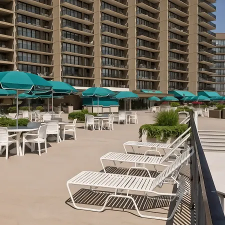 Oceanfront Sea Colony Spacious Condo with Great Ocean Views!