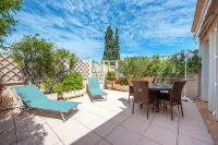 Saint-Tropez, Place des Lices - Homestays