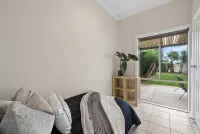 Simple & Cozy Bedroom - 2 kms to Beach, Near Shops and Bus - 2성급