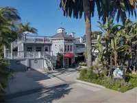 Pelican Cove Inn