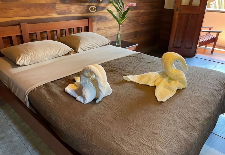 Perla Negra Beachfront - Housity