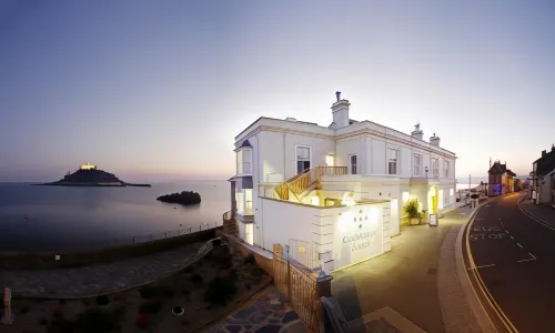 The Godolphin Hotel