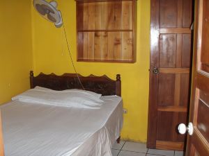 Hostal Brisas y Olas - Hostel