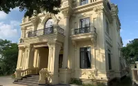 Đinh Gia Home Villa & Resort Hotels in Gia Vuong