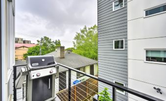 Urban Seattle Retreat w/ Rooftop Deck & Views