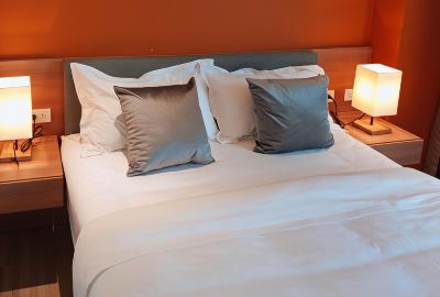 Deluxe Queen Room Sans Hotel at The Luxebridge Suites Davao Photo