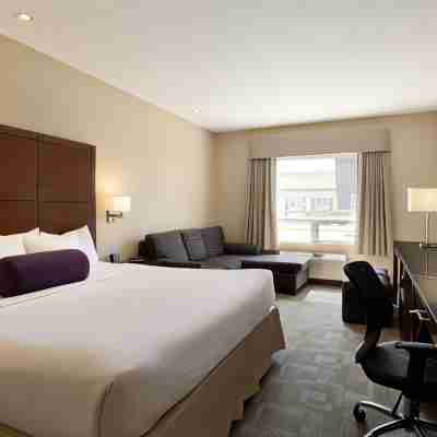 Days Inn by Wyndham Regina Airport West Rooms