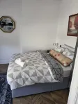 Lovely Double Room in a Flat Hotels near Brands Hatch