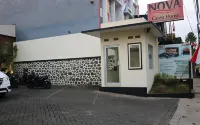 Nova Guesthouse Syariah Hotels in Pandanwangi
