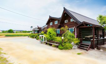 Taean (Anmyeondo) Sambongtongnamu Pension