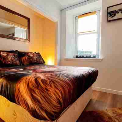 Remarkable 1-Bed Apartment in Dundee Rooms