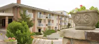 Winnapaug Inn Hotels in Charlestown