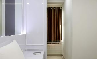 Comfort 2Br Apartment at 30Th Floor Transpark Cibubur