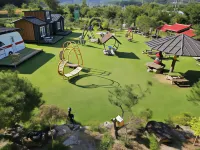 Muju Windmills and Streams Pension Hotel di Daerah Yeongdong
