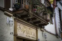 Hotel Mariscal Inn & Suite