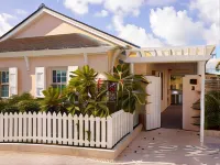 Eleven Bahama House Hôtels à proximité de : Tree of Charlotte