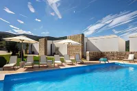 Cerca Design House - Pools