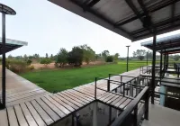 Baan Thung Kheiyng Bung Resort Hotels near Phu Langka