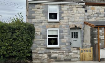 Gorgeous 2-Bed Cottage in Penderyn Brecon Beacons