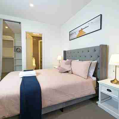 Preston Spacious 2-BRM Apt. Free-Parking Rooms