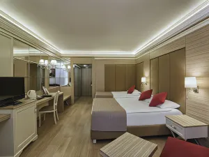 Delphin Deluxe Resort