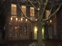 Hotel de Plataan Delft Centrum Hotels in Делфт