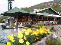 The Gateway Restaurant & Lodge Hotels in Three Rivers