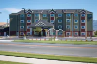 Microtel Inn & Suites by Wyndham Springville/Provo - Pools