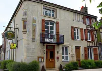 Logis le Saint Nicolas Hotel di Meurville