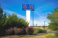 Motel 6 East Brunswick, NJ Hotels in East Brunswick Township